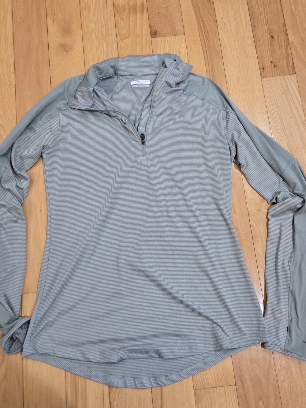 Columbia Women’s Light Blue Long-Sleeve Quarter Zip Performance Tee